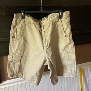 Men’s size 38” CE Schmidt Cargo shorts